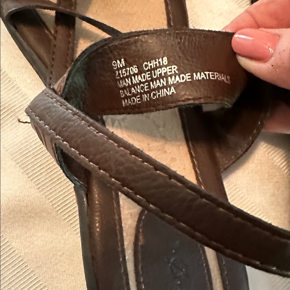 b.o.c. Women's Brown Comfort Strappy Sandals - Picture 5 of 5